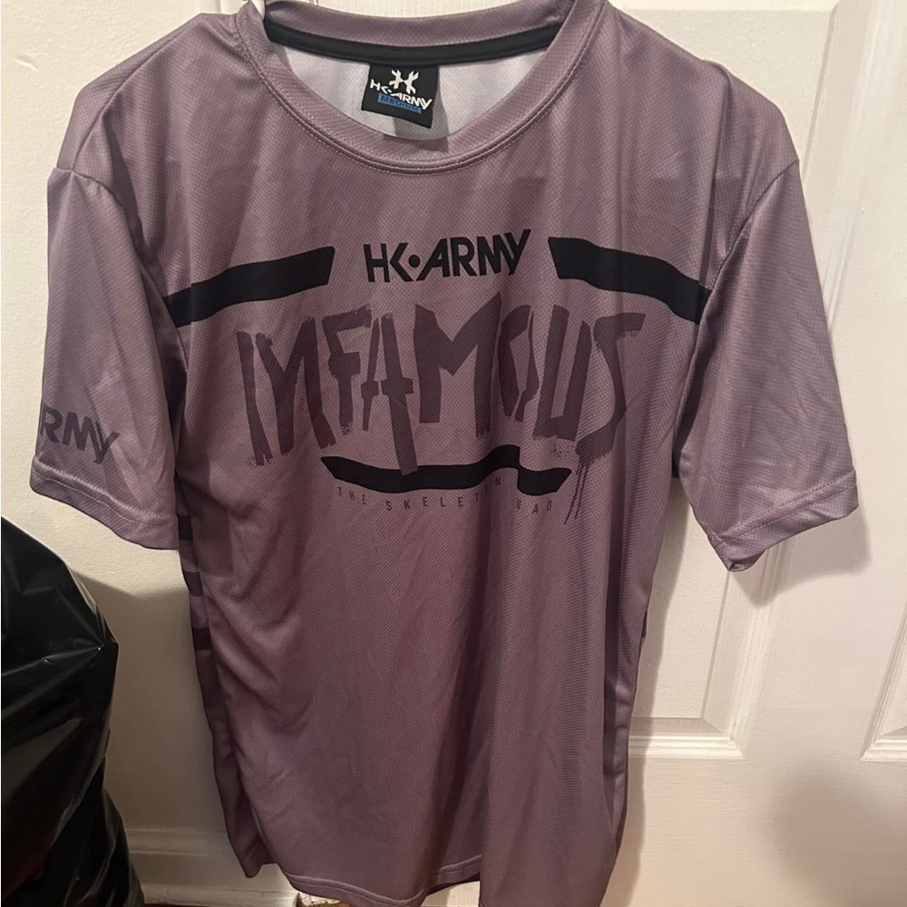 HK Army Infamous t shirt